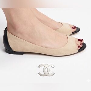 Authentic Chanel luxury designer signature suede leather open toe flats sz 8.5